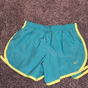 Kids Nike tempo shorts, blue yellow grey